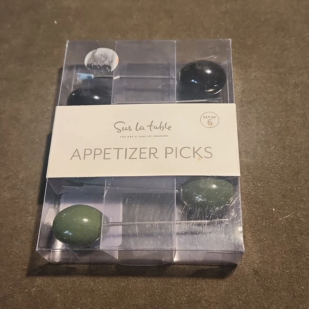 nwt SUR LA TABLE 6 metal appetizer martini olive picks black + green NIB